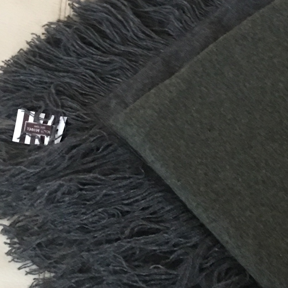 💲🔥SELL 🛍💝NEW! Henri Bendel 100% Cashmere shawl